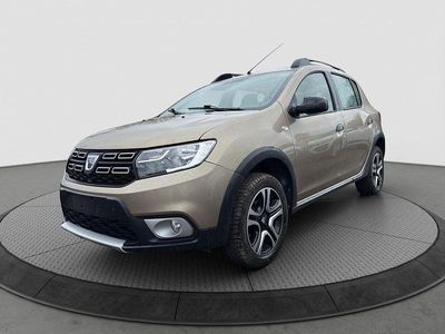 Gebraucht Dacia Sandero Celebration 90 PS (66 kW) 2019 Beige Limousine