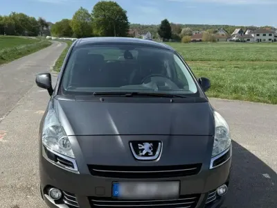 Gebraucht Peugeot 5008 150 PS (110 kW) 2011 Grau Van / Kleinbus