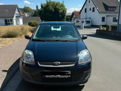 Gebraucht Ford Fiesta 69 PS (50 kW) 2006 Blau Kleinwagen