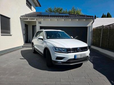 Weiß Gebraucht 2018 VW Tiguan Sound SUV | 20.700 €