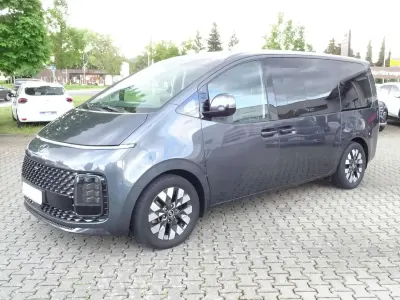 Używany Hyundai Staria Signature 177 KM (130 kW) 2023 Szary Minivan