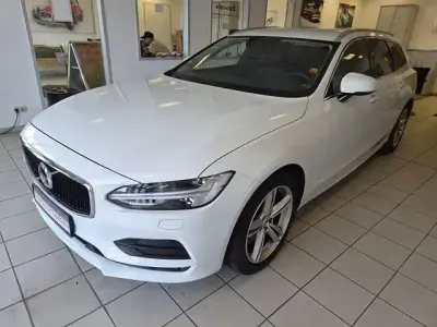 Gebraucht Volvo V90 Momentum 235 PS (172 kW) 2019 Weiß Kombi