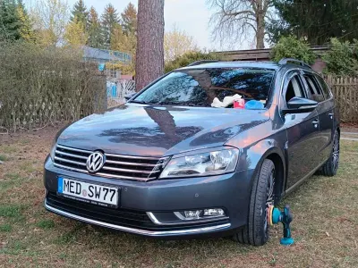Gebraucht VW Passat Trendline 140 PS (102 kW) 2012 Grau Kombi