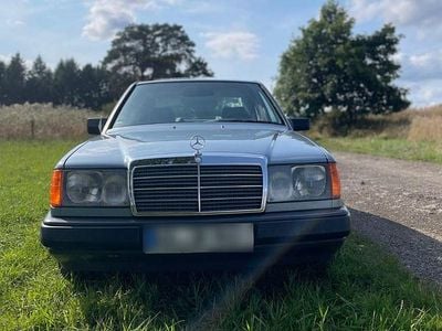 Usata Mercedes 200 118 CV (86 kW) 1989 Blu Berlina