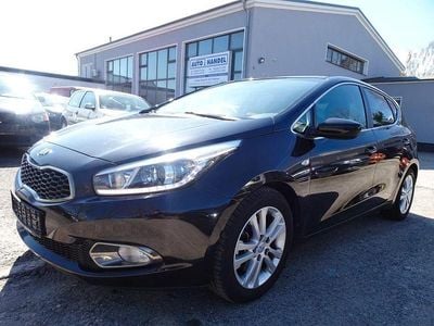 Usado Kia Ceed DREAM-TEAM Edition 135 HP (99 kW) 2015 Preto Citadino