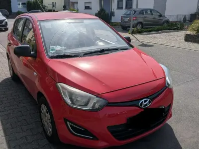 Gebraucht Hyundai i20 86 PS (63 kW) 2013 Rot Kleinwagen