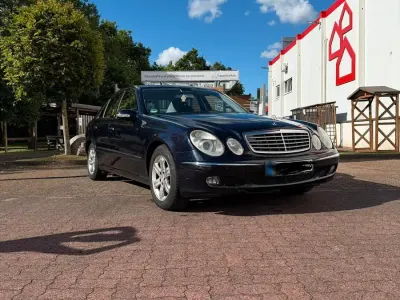 Gebraucht Mercedes E200 122 PS (89 kW) 2004 Blau Limousine