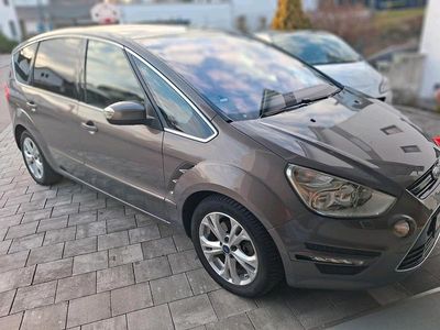 Gebraucht Ford S-MAX S 163 PS (119 kW) 2014 Braun Van / Kleinbus