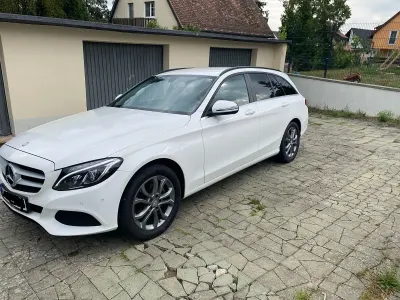 Gebraucht Mercedes C200 136 PS (100 kW) 2015 Weiß Kombi