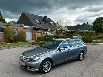 Gebraucht Mercedes 220 Avantgarde 2012 Grau Kombi