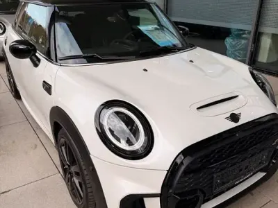 Gebraucht Mini John Cooper Works 178 PS (130 kW) 2024 Weiß Kleinwagen
