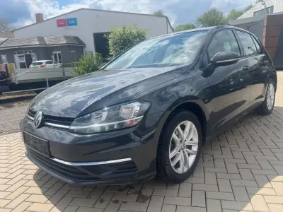 Używany VW Golf VII Comfortline 116 KM (85 kW) 2020 Szary Sedan/Limuzyna