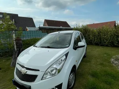 Używany Chevrolet Spark 68 KM (50 kW) 2011 Biały Hatchback