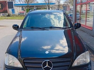 Gebraucht Mercedes ML430 272 PS (200 kW) 2000 Schwarz SUV