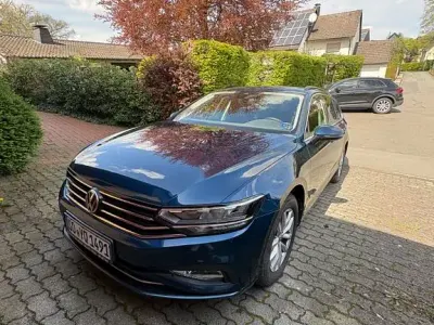 Gebraucht VW Passat 150 PS (110 kW) 2020 Blau Kombi