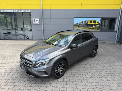 Gebraucht Mercedes GLA200 156 PS (114 kW) 2016 Mountaingrau SUV
