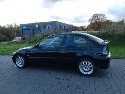 Gebraucht BMW 316 Compact Sport Line 116 PS (85 kW) 2001 Schwarz Kleinwagen
