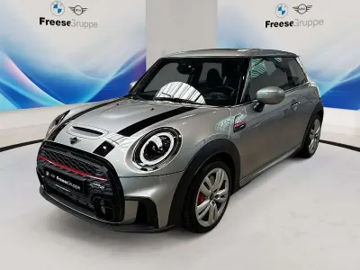 Używany Mini John Cooper Works 231 KM (169 kW) 2023 Srebrny Hatchback