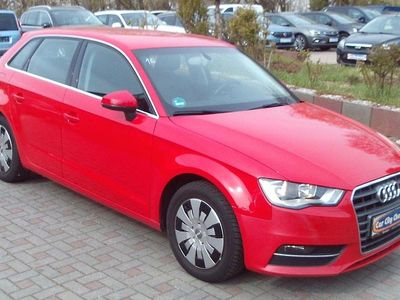 Gebraucht Audi A3 Ambiente 122 PS (89 kW) 2013 Rot Limousine