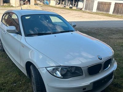 Gebraucht BMW 118 143 PS (105 kW) 2012 Weiß Kleinwagen