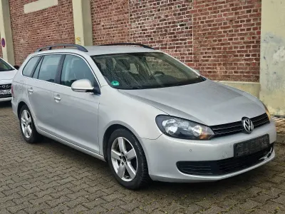 Gebraucht VW Golf Style 105 PS (77 kW) 2011 Grau Van / Kleinbus