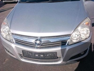 Gebraucht Opel Astra 116 PS (85 kW) 2007 Silber Kombi