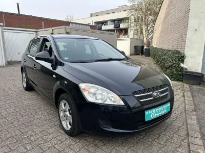 Gebraucht Kia Ceed Attract 109 PS (80 kW) 2009 Schwarz Kleinwagen