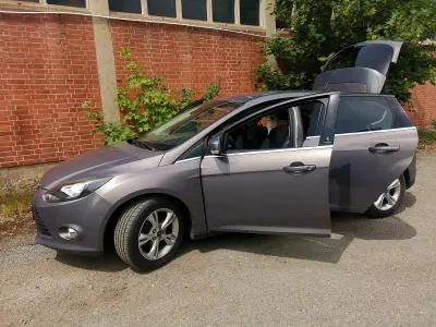 Gebraucht Ford Focus 101 PS (74 kW) 2012 Grau Limousine