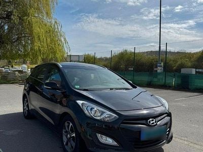 Gebraucht Hyundai i30 Passion 135 PS (99 kW) 2017 Schwarz Kombi