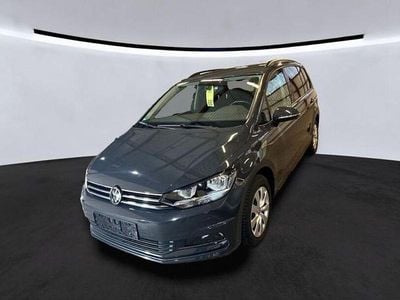 Grau Gebraucht 2022 VW Touran Comfortline Van / Kleinbus | 27.680 € (Guter Preis)