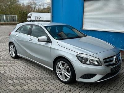 Gebraucht Mercedes A180 Urban 122 PS (89 kW) 2012 Silber Limousine