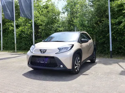 Gebraucht Toyota Aygo X Pulse 72 PS (52 kW) 2023 Beige SUV