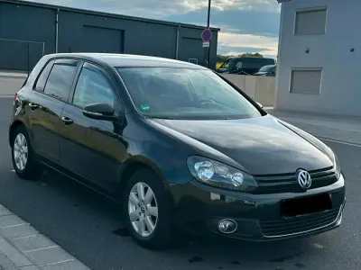 Gebraucht VW Golf VI 90 PS (66 kW) 2010 Schwarz Kleinwagen