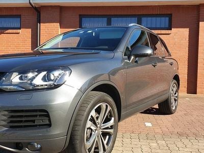Grau Gebraucht 2012 VW Touareg Exclusive SUV | 21.979 € (Teuer)