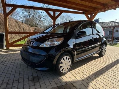Gebraucht Peugeot 107 Urban Move 68 PS (50 kW) 2008 Schwarz Kleinwagen