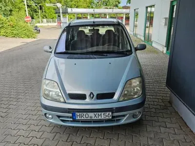 Używany Renault Scénic Expression 107 KM (78 kW) 2002 Srebrny Minivan