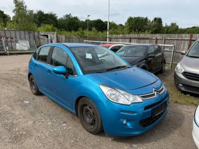 Gebraucht Citroën C3 SELECTION 99 PS (72 kW) 2016 Blau Limousine