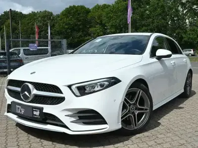 Gebraucht Mercedes A180 AMG line 136 PS (100 kW) 2019 Weiß Limousine