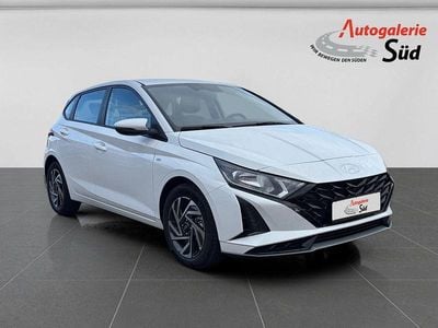 Neu Hyundai i20 Comfort 101 PS (74 kW) 2025 Weiß Limousine