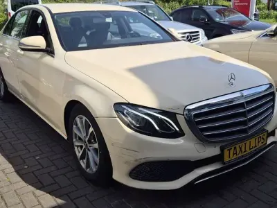 Usado Mercedes E200 160 CV (117 kW) 2019 Blanco Berlina