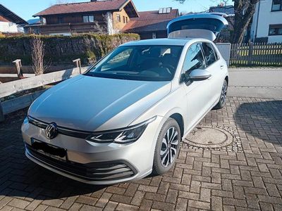 Gebraucht VW Golf VII Active 115 PS (84 kW) 2021 Silber Kleinwagen