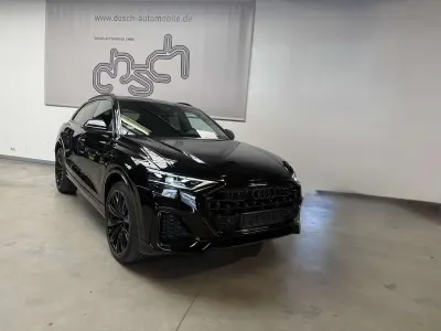 Używany Audi Q8 S-Line 286 KM (210 kW) 2025 Czarny SUV