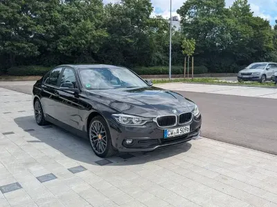 Gebraucht BMW 320 Advantage 190 PS (139 kW) 2017 Schwarz Limousine
