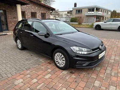 Gebraucht VW Golf VII Trendline 116 PS (85 kW) 2020 Schwarz Kombi