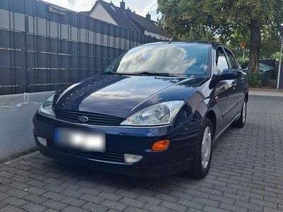 Gebraucht Ford Focus Ghia 101 PS (74 kW) 2001 Blau Limousine