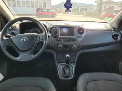 Gebraucht Hyundai i10 Passion 87 PS (63 kW) 2018 Grau Kleinwagen