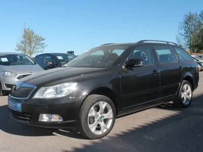 Gebraucht Skoda Octavia Elegance 160 PS (117 kW) 2011 Schwarz Kombi
