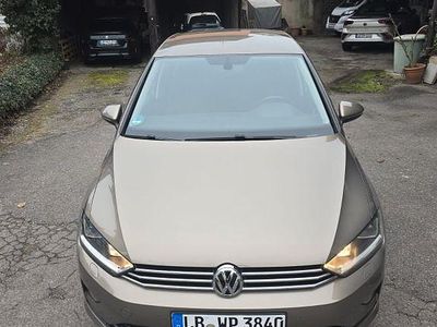 Gold Gebraucht 2015 VW Golf Sportsvan Comfortline Van / Kleinbus | 15.600 € (Etwas zu teuer)