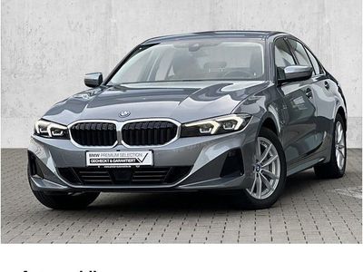 Grau Gebraucht 2022 BMW 320e Shadowline Limousine | 32.290 € (Fairer Preis)