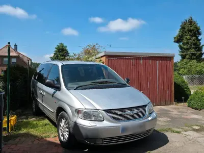 Gebraucht Chrysler Grand Voyager 143 PS (105 kW) 2026 Silber Van / Kleinbus